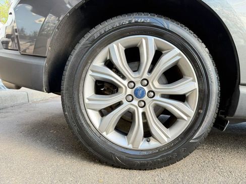 Used 2019 Ford Edge Titanium AWD/4WD image 35
