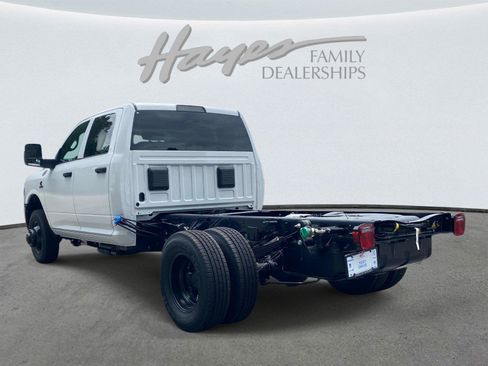 New 2026 RAM 3500 Tradesman AWD/4WD image 4