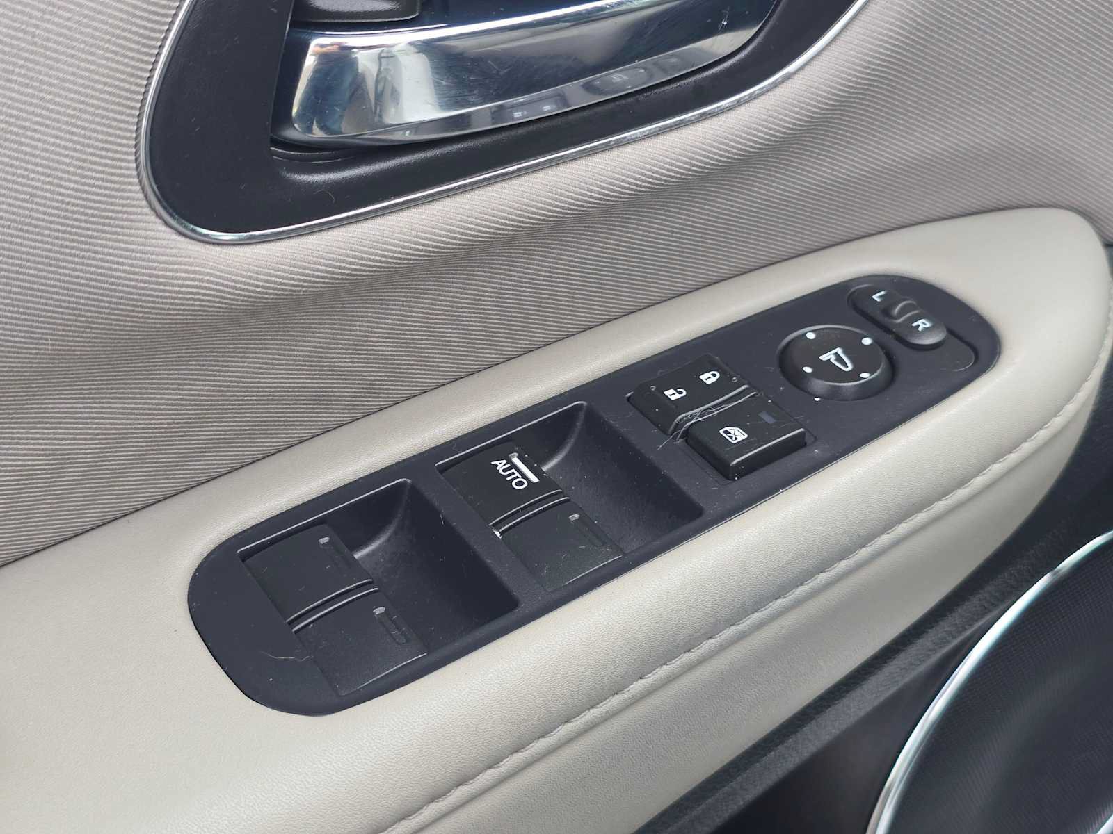 Used 2018 Honda HR-V EX image 23