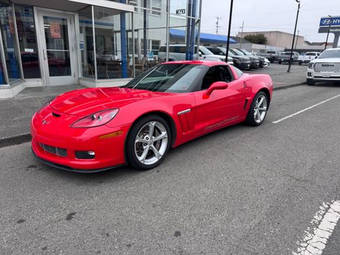 Used 2012 Chevrolet Corvette Grand Sport w/ 3LT Preferred Equipment Group RWD image 2
