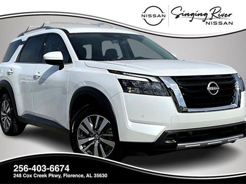 New 2025 Nissan Pathfinder SL image 1