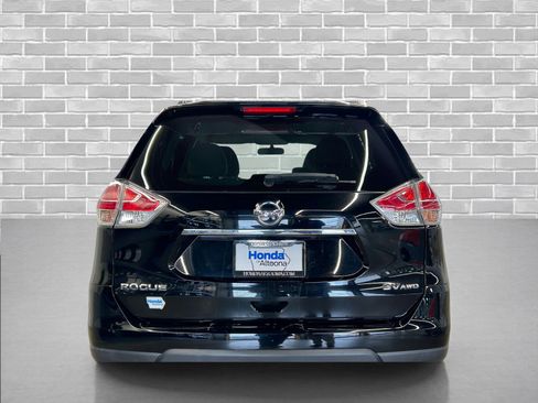 Used 2015 Nissan Rogue SV image 3