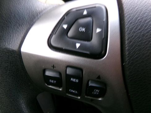 Used 2016 Ford Taurus SE image 15