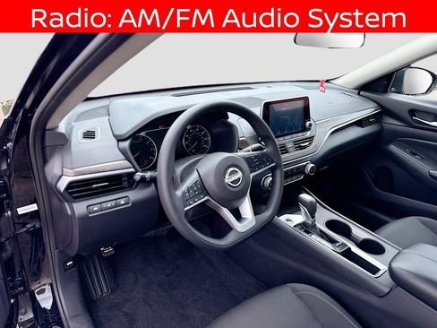 Used 2025 Nissan Altima 2.5 SV FWD image 9