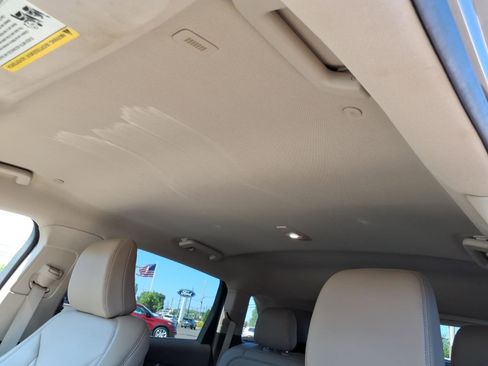 Used 2023 Lincoln Nautilus FWD w/ Premium Package image 15