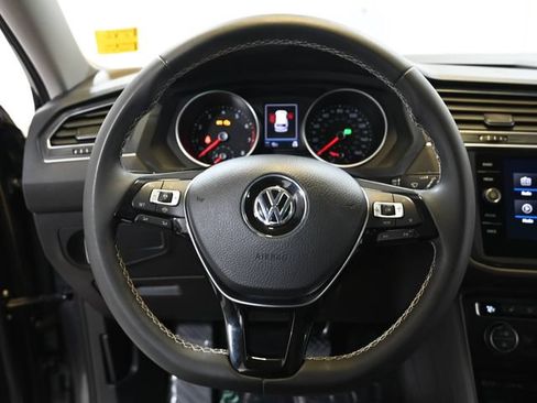 Used 2021 Volkswagen Tiguan SE AWD/4WD image 3