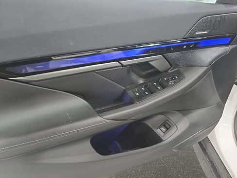Certified 2025 BMW i5 eDrive40i w/ Premium Package RWD image 22