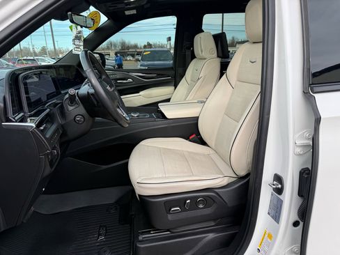 Used 2021 Cadillac Escalade Sport image 12