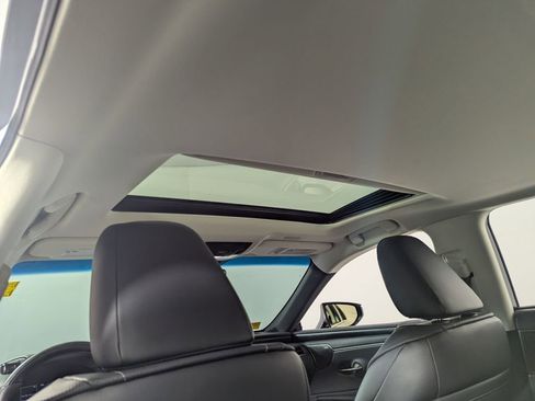 Used 2025 Lexus ES 300h Ultra Luxury w/ Accessory Package (Z1) image 16