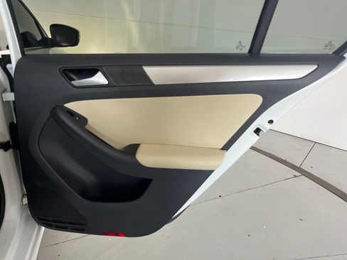 Used 2017 Volkswagen Jetta SE FWD image 27