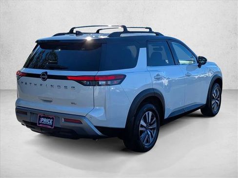 Used 2022 Nissan Pathfinder SL image 5