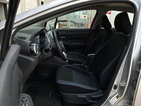Used 2025 Nissan Versa SV FWD image 10