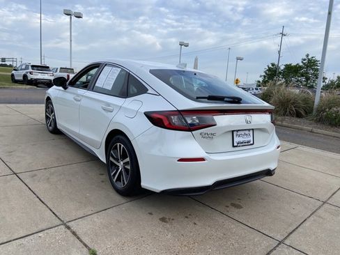 Used 2022 Honda Civic LX image 9