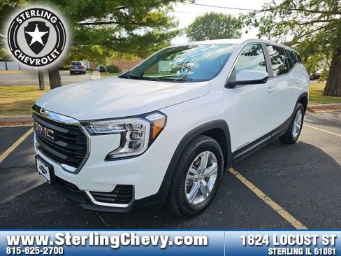 Used 2024 GMC Terrain SLE image 1