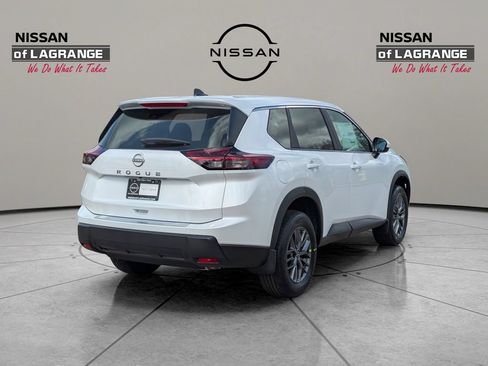 New 2026 Nissan Rogue SV FWD image 5