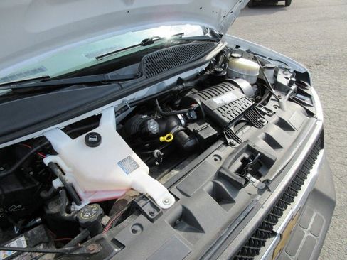 Used 2017 Chevrolet Express 3500 RWD image 41