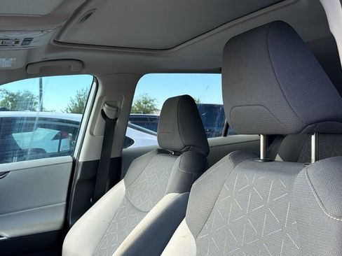 Used 2024 Toyota RAV4 XLE w/ Convenience Package image 10