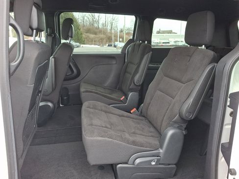 Used 2019 Dodge Grand Caravan SE image 10