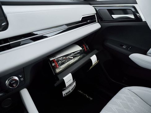 New 2026 Mitsubishi Outlander SEL FWD image 56