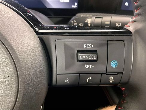 Certified 2025 Nissan Kicks SR FWD image 26