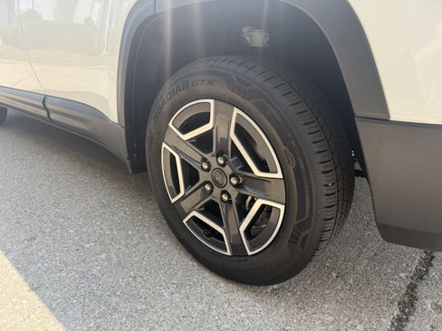 New 2026 Jeep Cherokee Laredo AWD/4WD image 14