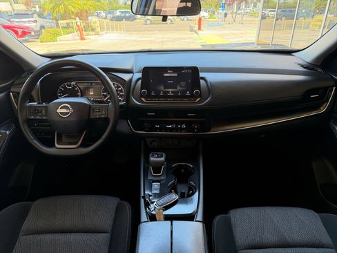 Used 2025 Nissan Rogue SV FWD image 35