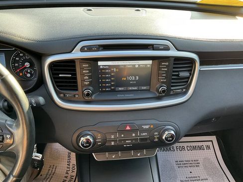 Used 2017 Kia Sorento AWD w/ LX Convenience Package image 28
