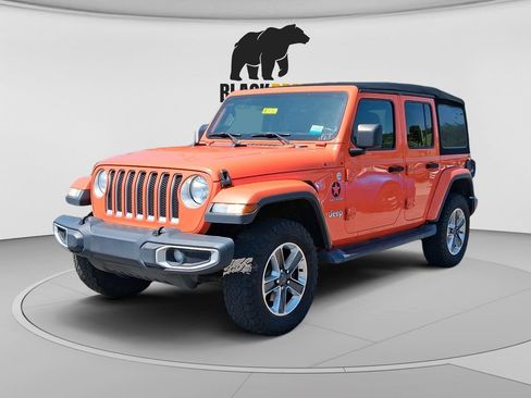 Used 2019 Jeep Wrangler Unlimited Sahara w/ Dual Top Group AWD/4WD image 7