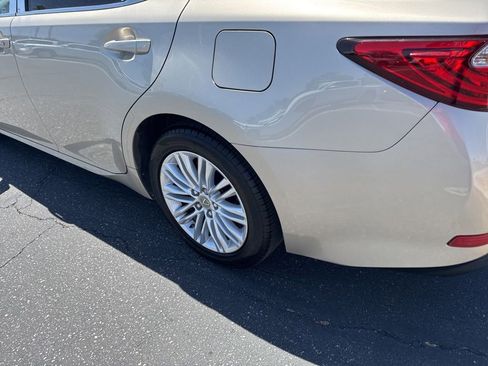 Used 2015 Lexus ES 350 w/ Premium Package FWD image 8