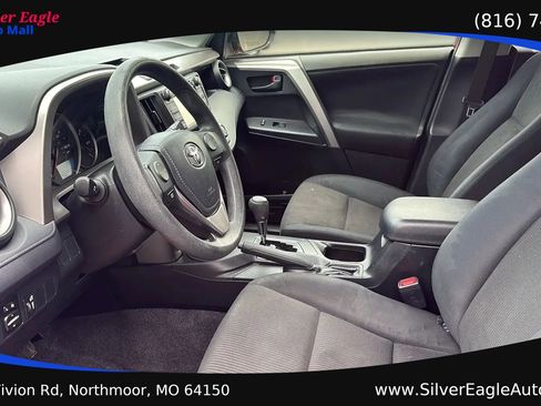 Used 2016 Toyota RAV4 LE FWD image 9