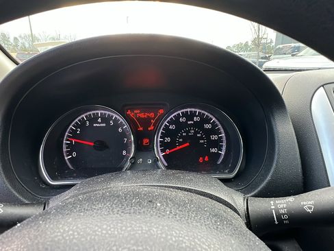 Used 2014 Nissan Versa SV image 27