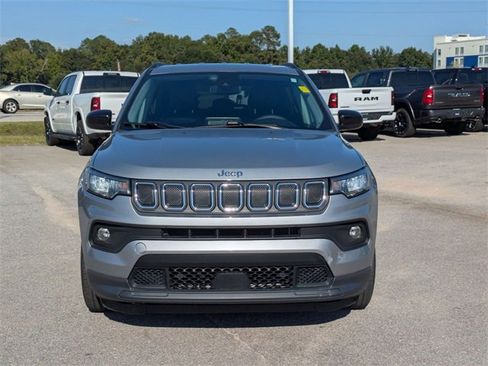 Used 2022 Jeep Compass Latitude image 8