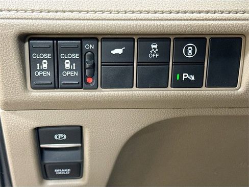 Used 2021 Honda Odyssey Touring image 12