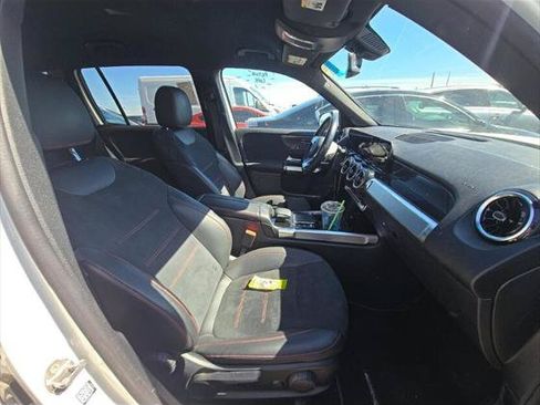 Used 2022 Mercedes-Benz GLB 250 image 21