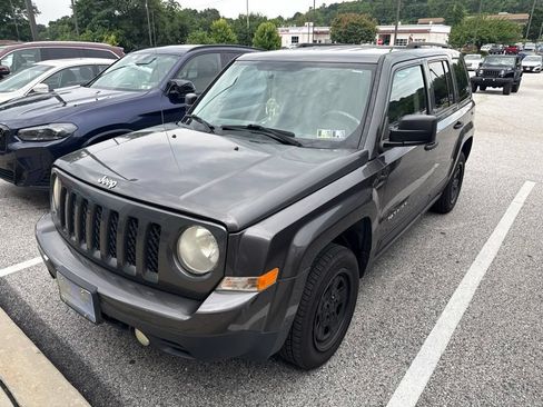 Used 2014 Jeep Patriot Sport AWD/4WD image 2
