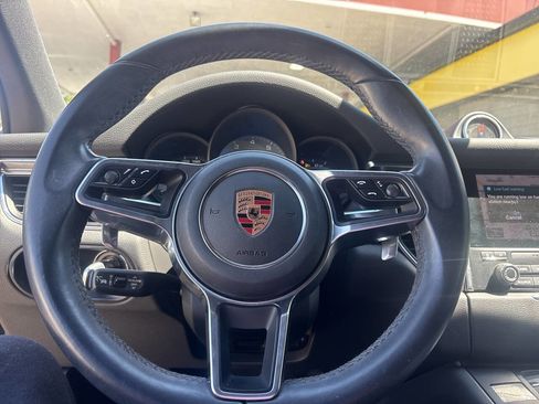 Used 2017 Porsche Macan S AWD/4WD image 10