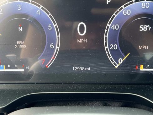 Used 2025 Jeep Grand Cherokee Limited w/ Luxury Tech Group II image 28