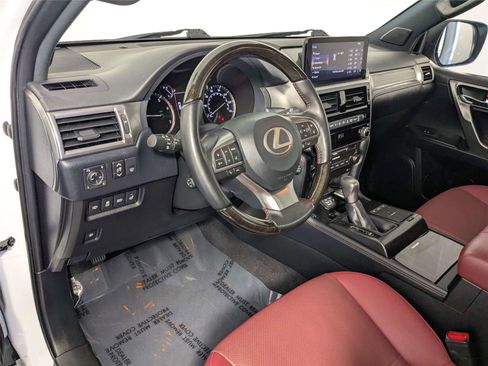Used 2023 Lexus GX 460 Premium w/ Premium Package image 8