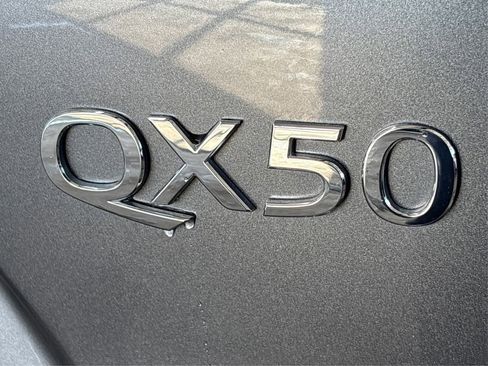 Used 2023 INFINITI QX50 Luxe AWD/4WD image 15