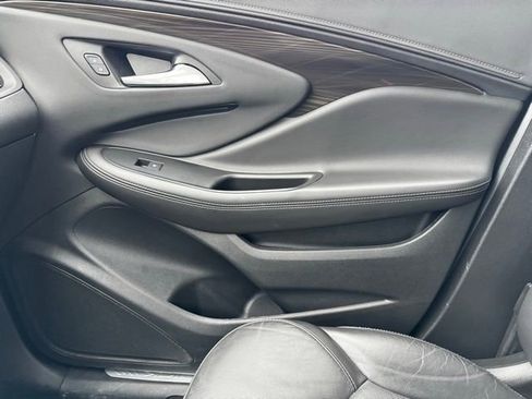 Used 2019 Buick Envision Essence image 21