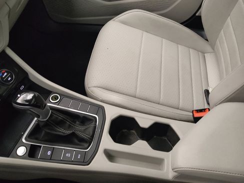 Used 2023 Volkswagen Jetta SE w/ Panoramic Sunroof Package FWD image 26