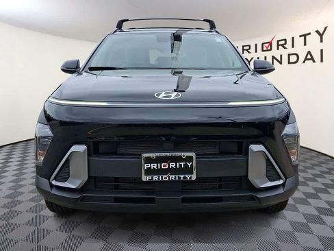 Certified 2025 Hyundai Kona SEL AWD/4WD image 2