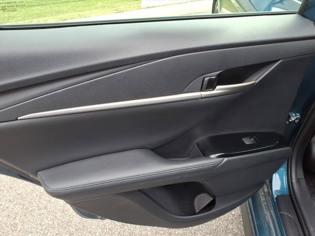 Used 2025 Toyota Camry XSE FWD image 22