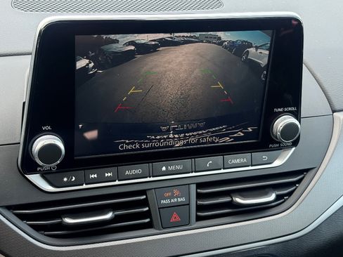 New 2025 Nissan Altima 2.5 SR image 13