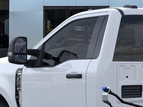 New 2026 Ford F350 XL w/ XL Chrome Package RWD image 20