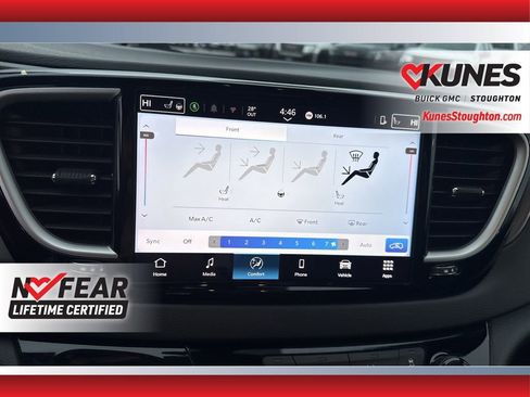 Used 2025 Chrysler Pacifica Select image 31