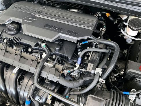 Certified 2026 Hyundai Elantra SE FWD image 33