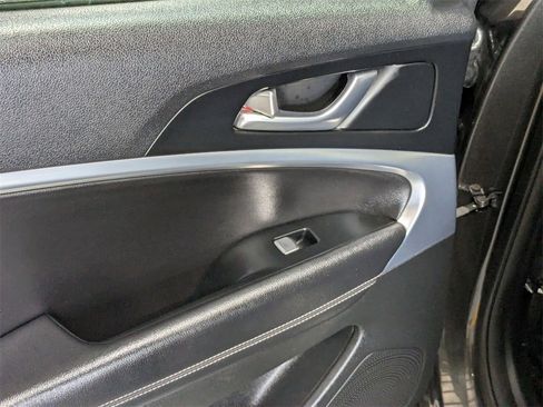 Used 2023 Genesis G70 2.0T image 25