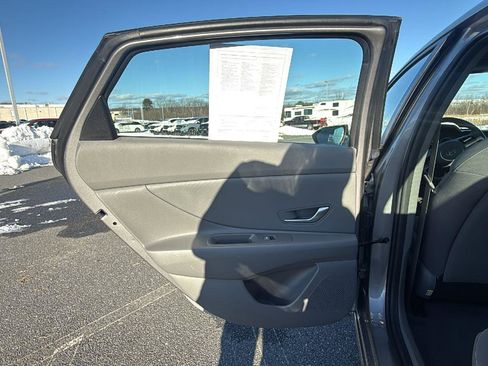 Used 2024 Hyundai Elantra SEL image 21