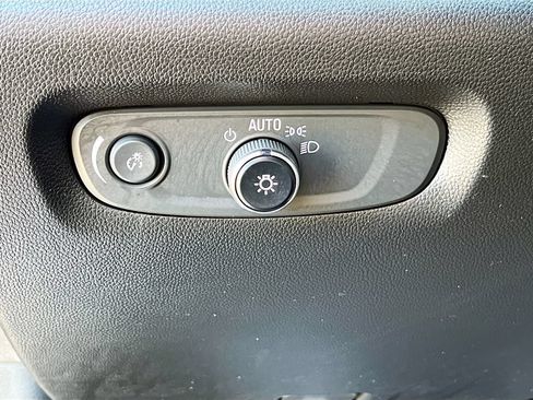 Used 2023 Chevrolet Traverse High Country AWD/4WD image 10